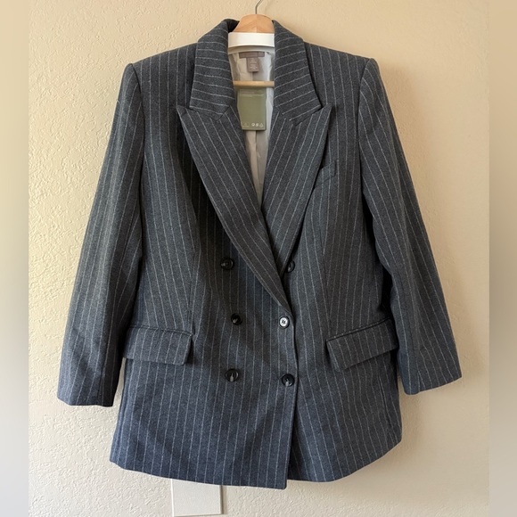 H&M Blazer Women Size L Gray Pin Stripe Double Breast  Suit Jacket Pad Shoulder - Picture 1 of 16